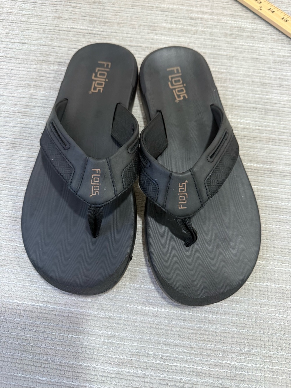 Flojos Men's Memory Foam Sandals Flip Flops Choose Size 11 Black